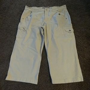 Women's Khaki Capris